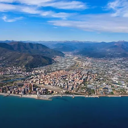 La Casetta In Piazza De Andre A Pochi Passi Dal Mare Di Διαμέρισμα *