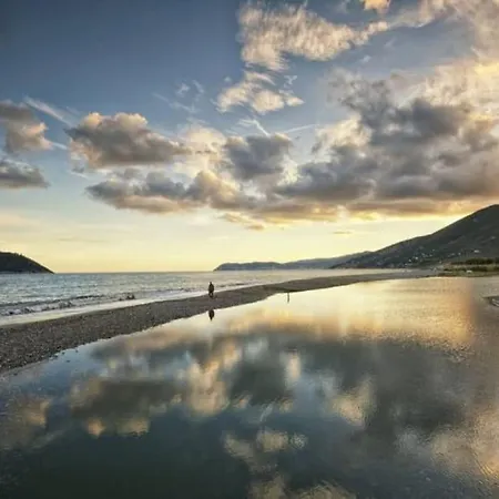 La Casetta In Piazza De Andre A Pochi Passi Dal Mare Di Διαμέρισμα *
